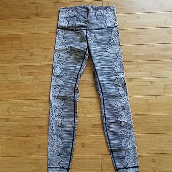 lululemon athletica Pants - 🦄Lululemon Dottie Tribe Wunder Under pants WUP